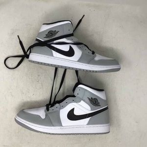 Jordan 1 Mid grey